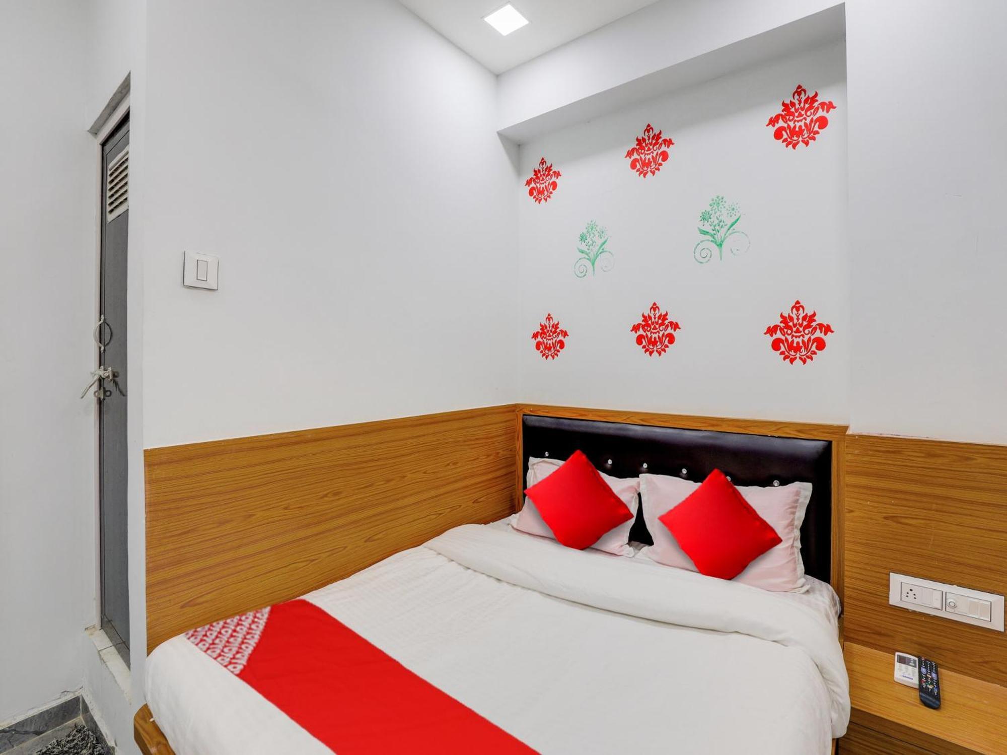 Hotel O Green City Surat Esterno foto