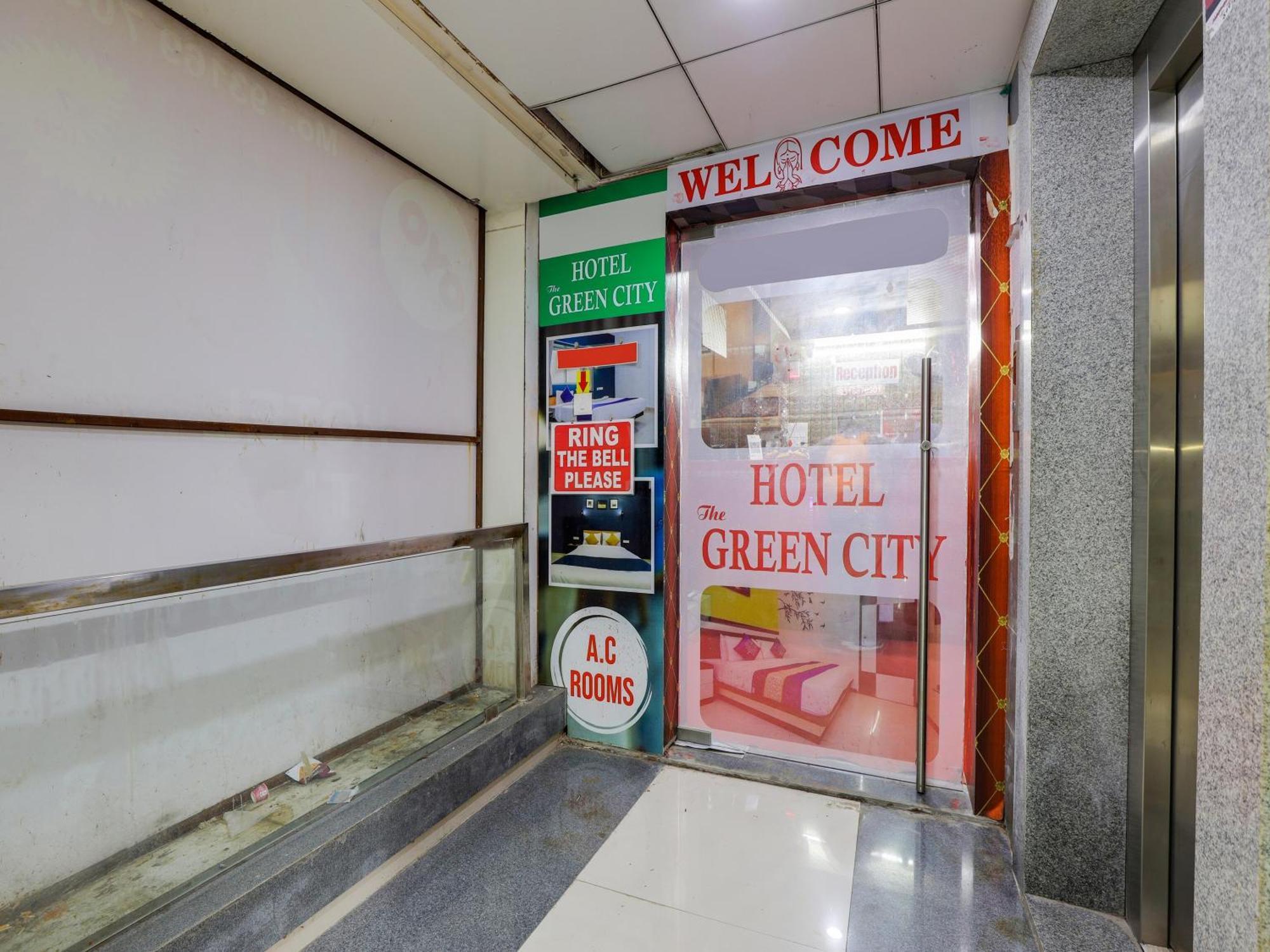 Hotel O Green City Surat Esterno foto