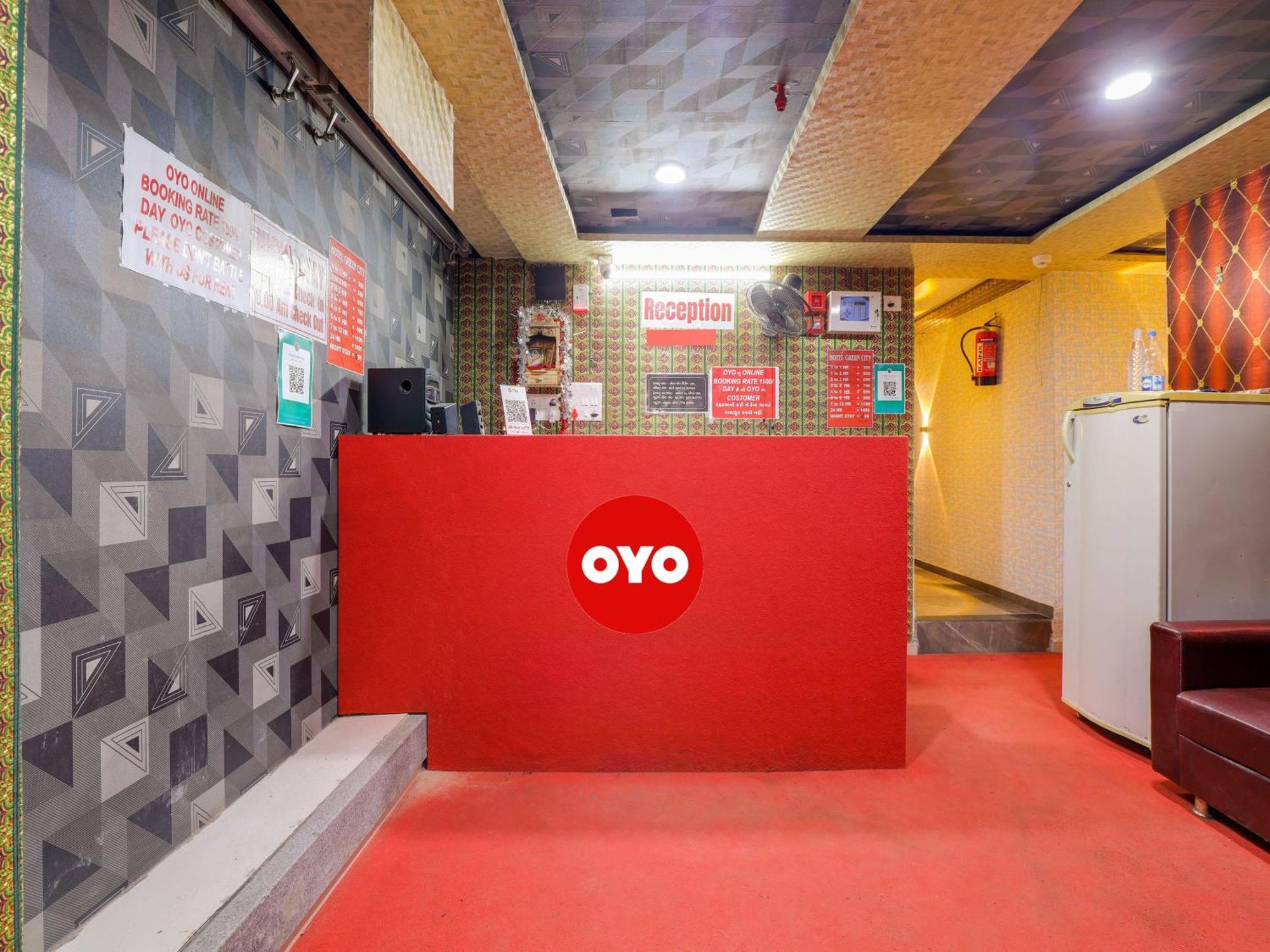 Hotel O Green City Surat Esterno foto